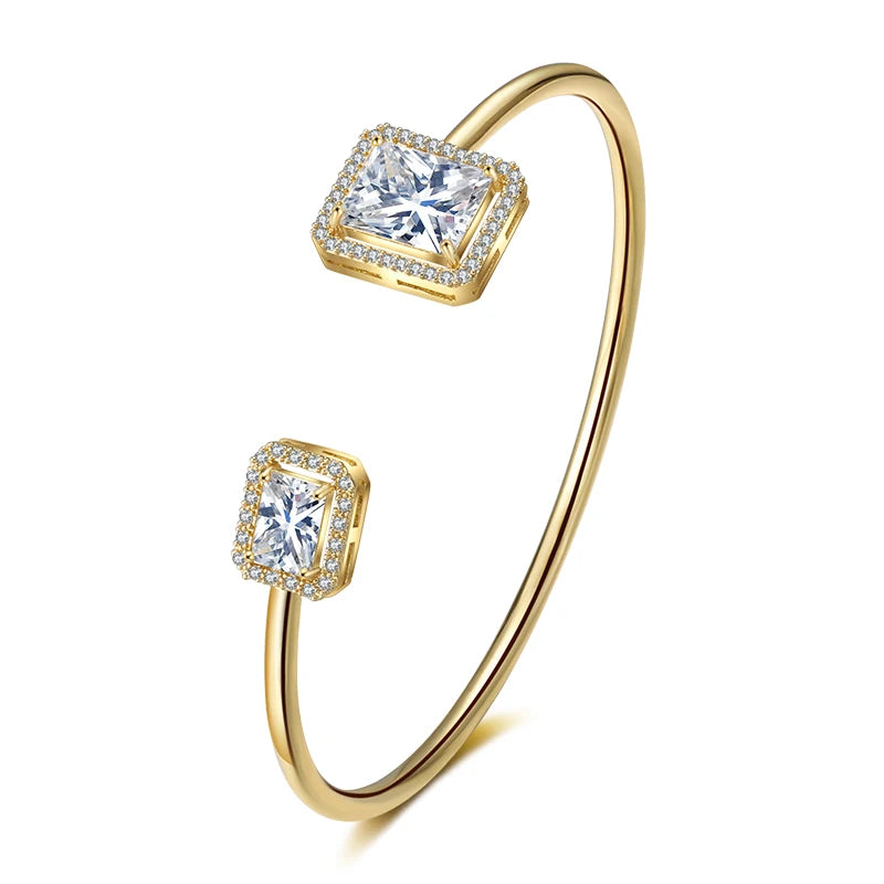 Goldene Armspange mit Zirkonia – Geometrisch & Elegant